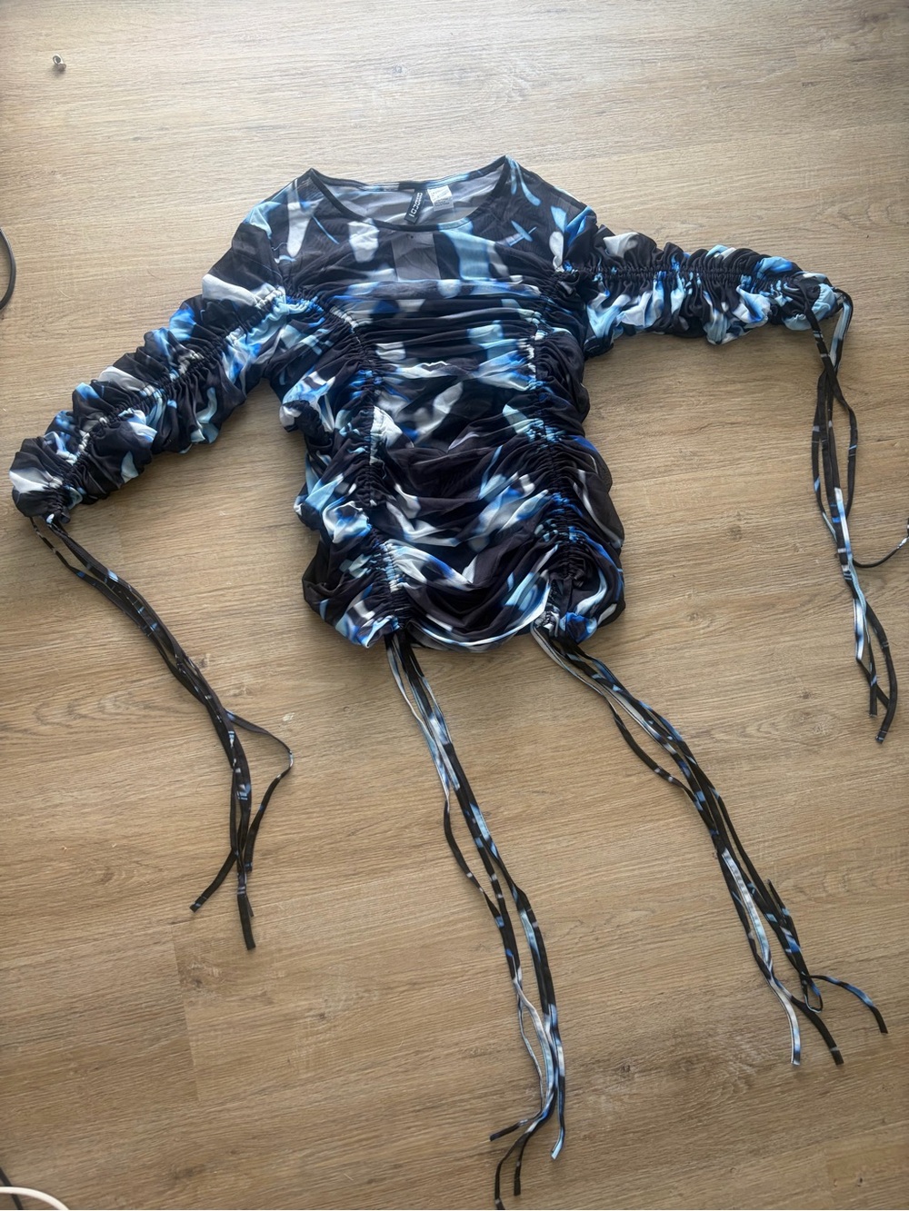 NWT H&M Divided Mesh Ruched Top | Blue Tie-Dye Print | Adjustable Ties | L